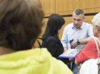 Місто допомагає мешканцям будинку на Позняках, де стався вибух, облаштувати нове житло