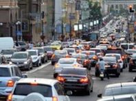 Де у Києві побільшало та поменшало автомобілей на дорогах