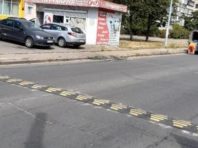 Столичних школярів захистили «лежачими поліцейськими» [Фото]