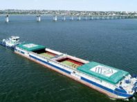 До Києва по Дніпру припливуть 300 тонн херсонських кавунів