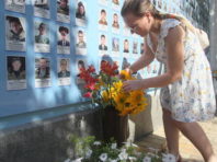 Хвилина мовчання та панахида: у Києві вшанують полеглих захисників України
