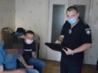 У Києві затримали чоловіка, який бив свою матір