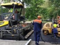 До кінця року на Троєщині відремонтують майже 100 дворів