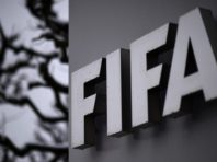 ФІФА дозволила клубам не відпускати футболістів у національні збірні