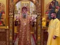 Боксер Редкач розповів про неадекватну поведінку Ломаченка у церкві