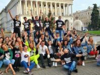 Активісти очистили Хрещатик від сміття [Фото]