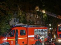 Уночі на Лісовому масиві врятували 33 людей від пожежі [Фото]