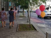 Вулицю у центрі столиці прикрасили повітряними кульками [Фото]