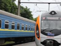 Сьогодні Укрзалізниця відновлює продаж квитків на поїзди далекого сполучення