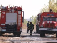 Боротьба з пожежею у Дарницькому районі триває