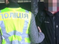 У Києві чоловіки намагалися пограбувати кіоск із сигаретами