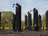 У Бабиному Яру до роковин трагедії відкрили масштабні інсталяції [Фото]