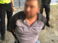 У Києві затримали чоловіка, який погрожував працівникам та відвідувачам банку