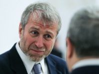 Російського власника “Челсі” звинуватили у незаконних трансферах