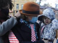 На собаках і пам’ятниках: як у столиці відсвяткували День краватки [Фото]