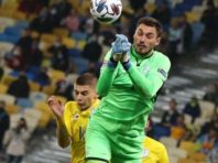 Шевченко: поплескав Бущану в роздягальні перед усіма хлопцями