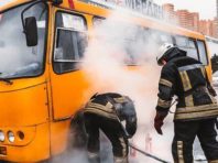 Палаюча маршрутка з пасажирами на Оболоні: у ДСНС розповіли подробиці
