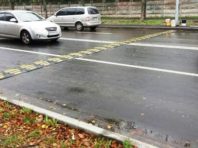 У Печерському районі дітей захистили «лежачими поліцейськими»