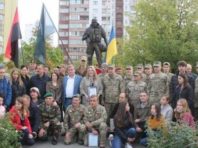 У Деснянському районі вшанували пам’ять загиблих захисників та нагородили ветеранів [Фото]