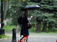 Синоптик порадила киянам витягати теплий одяг і парасольки
