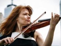У Києві проведуть музичний марафон та підсвітять будівлю опери в рожевий колір