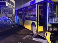 У Голосіївському районі автобус збив людей на зупинці