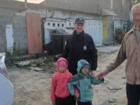 Столичні поліцейські знайшли загублених у лісі малолітніх дітей