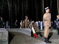 Анджей Дуда у Биківні під Києвом вшанував пам’ять поляків, розстріляних НКВС