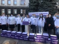 Партія Ігоря Палиці передала президенту пів мільйона підписів за відставку Степанова