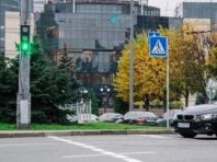 На Севастопольській площі в Києві встановили 10 дорожніх знаків
