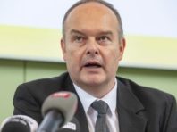 Українська діаспора Швейцарії викрила лікаря Люцерну у вибірковій “принциповості”
