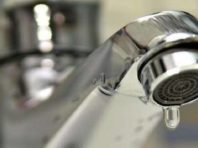 На Подолі зникла вода і обмежений рух вулицею