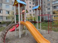 У Святошинському районі облаштували яскраві дитячі майданчики  [Фото]