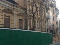 Міська влада та поліція будуть відстоювати історичну садибу в центрі столиці