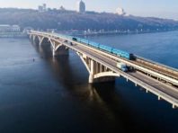 Вийшла збірка сучасних поезій про київське метро [Фото]