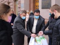 Київ отримає 5000 експрес-тестів на COVID-19 від ОАЕ