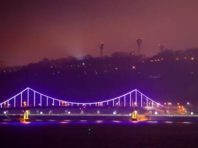 Будівлі у столиці підсвітять фіолетовим на підтримку «діток-нетерплячок» [Фото]