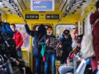 Завтра у столичному метро штрафуватимуть пасажирів без маски