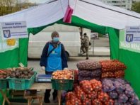 Де у Києві купити дешеві овочі та фрукти