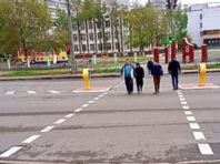 На 5 переходах Деснянського району облаштували додатковий захист пішоходів