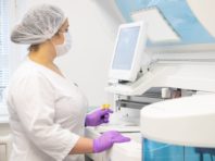 Рекордні вихідні: у Києві виявляють понад 1700 хворих на коронавірус за добу
