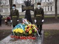На Подолі відкрили пам’ятний знак загиблим воїнам