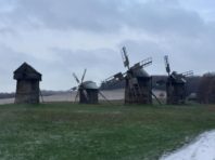 Київський музей народної архітектури відкрили для відвідувачів