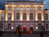 Від будинку просвітництва – до театру Оперети