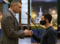 Віталій Кличко вручив ордери на нові квартири киянам-учасникам АТО