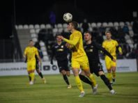 УПЛ: “Рух” завоював перемогу у поєдинку з двома вилученнями