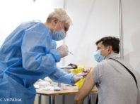 Харків’ян будуть вакцинувати на ринках: список пунктів щеплень
