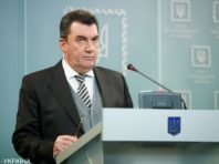 Данілов допускає допомогу ОРДЛО через коронавірус. Але є умова