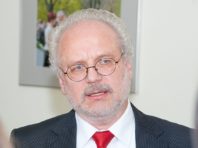 У вакцинованого президента Латвії виявили коронавірус