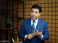Експерт CDC про обстеження перед вакцинацією: ви допомагаєте комусь сильно розбагатіти